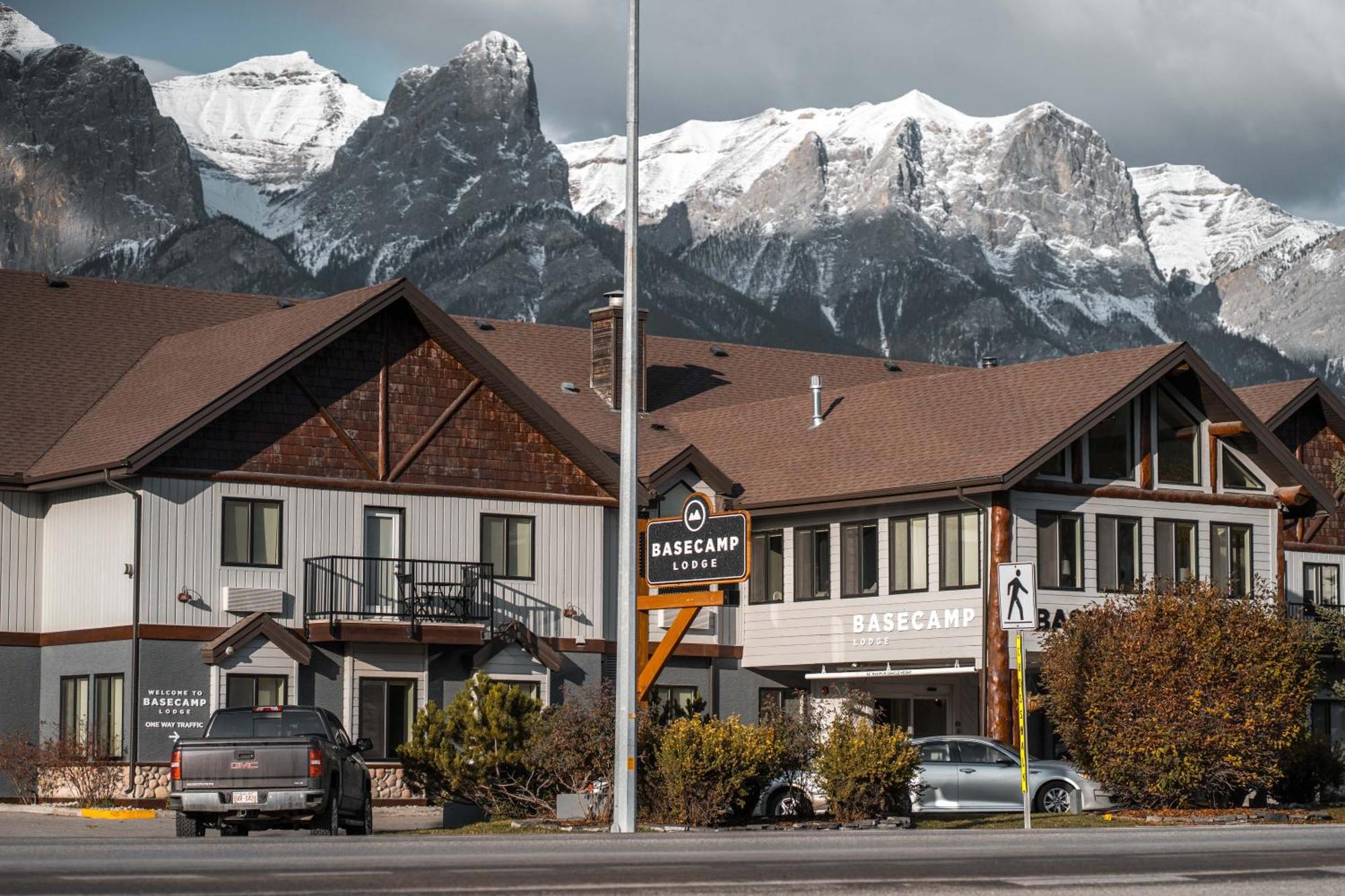 Basecamp Lodge Canmore Kültér fotó